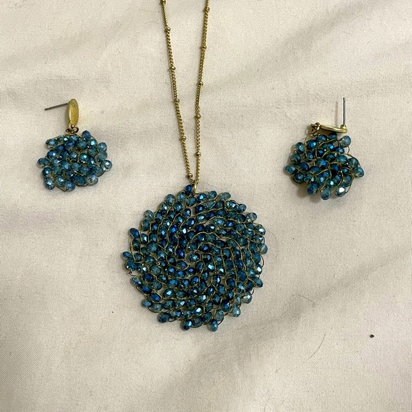 Blue crystal bead & gold circle necklace with matching earrings - Picture 2 of 3